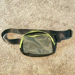 Lululemon Everywhere Belt Bag